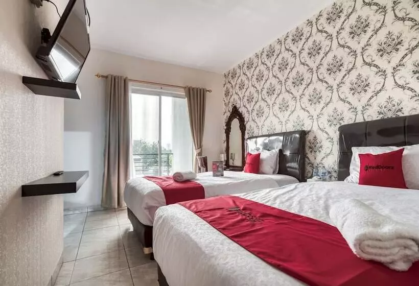 ペンション Reddoorz Near Tomang 2