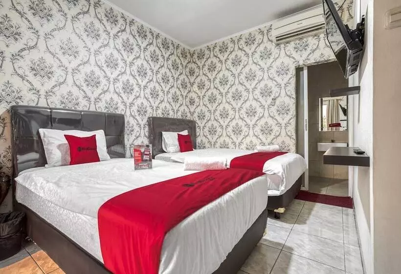 ペンション Reddoorz Near Tomang 2