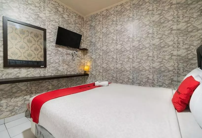 ペンション Reddoorz Near Tomang 2