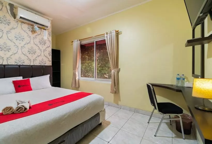 ペンション Reddoorz Near Tomang 2