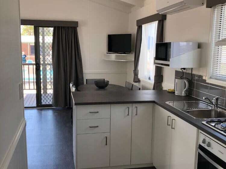 אתר נופש Geelong Surfcoast Hwy Holiday Park