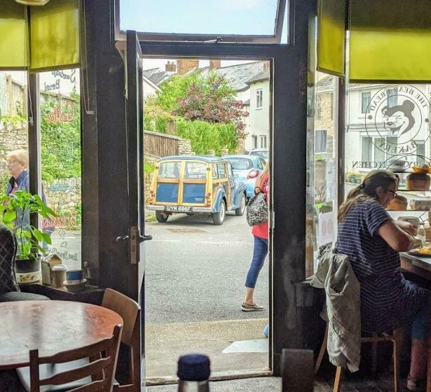 민박 The Bear Bread Bakery, Boutique En Suite Rooms With Breakfast In The Bakery, In The Heart Of Colyton