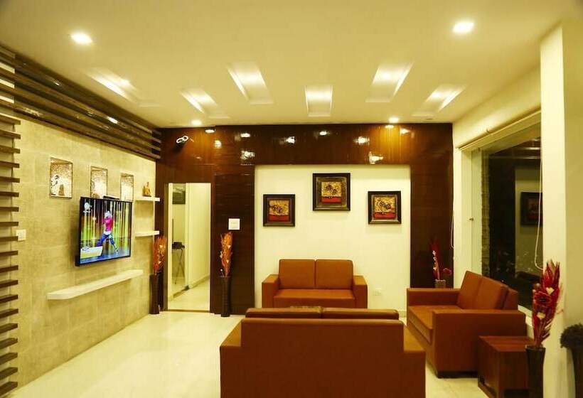 בית מלון כפרי Tavisha Kanatal Hills Chamba