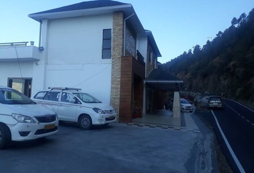 בית מלון כפרי Tavisha Kanatal Hills Chamba