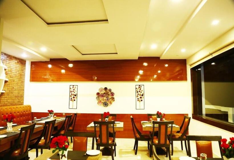 בית מלון כפרי Tavisha Kanatal Hills Chamba