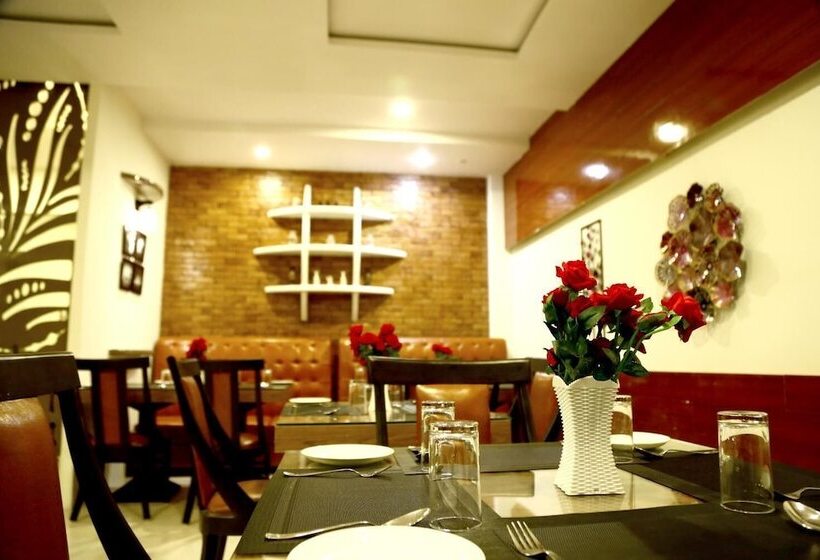 בית מלון כפרי Tavisha Kanatal Hills Chamba