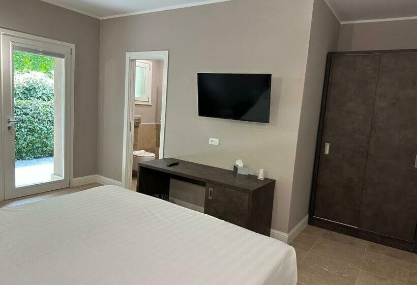 پانسیون La Tenuta Di Rocca Bruna Country Resort