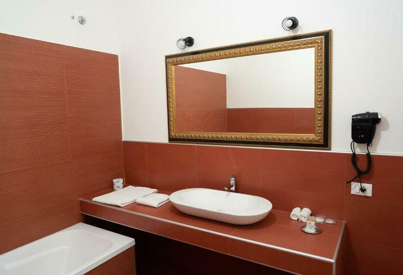 پانسیون La Tenuta Di Rocca Bruna Country Resort