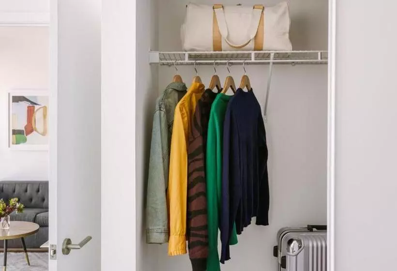 Sonder At The Liberty