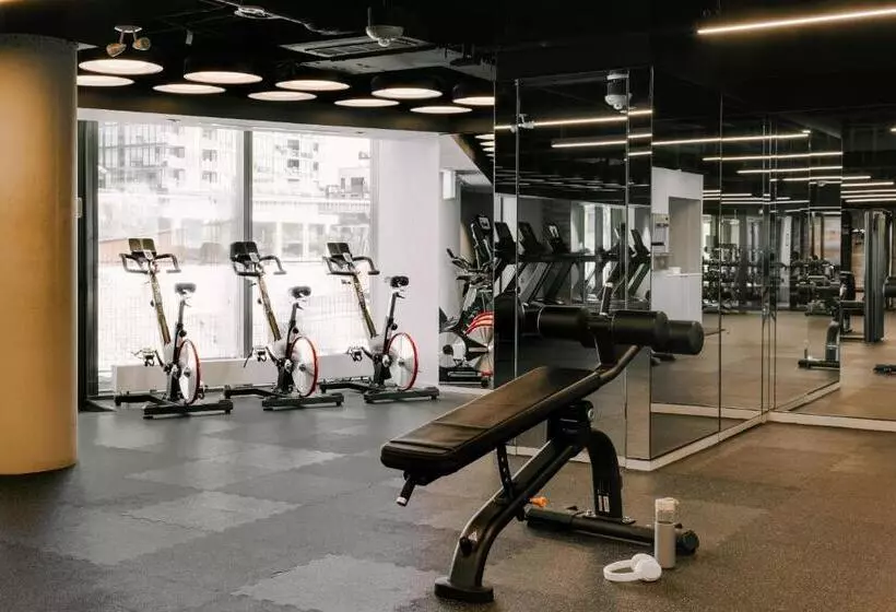 Sonder At The Liberty