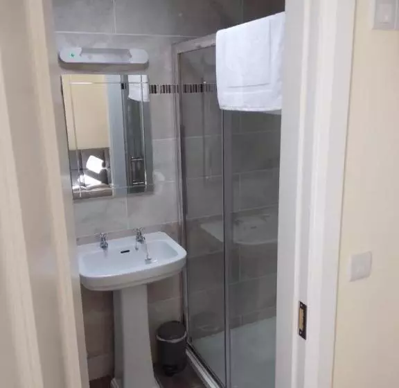 Aamiaismajoitus (B&B) Brackloon Lodge Brackluin