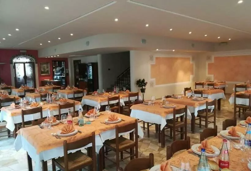 ホテル Albergo San Candido