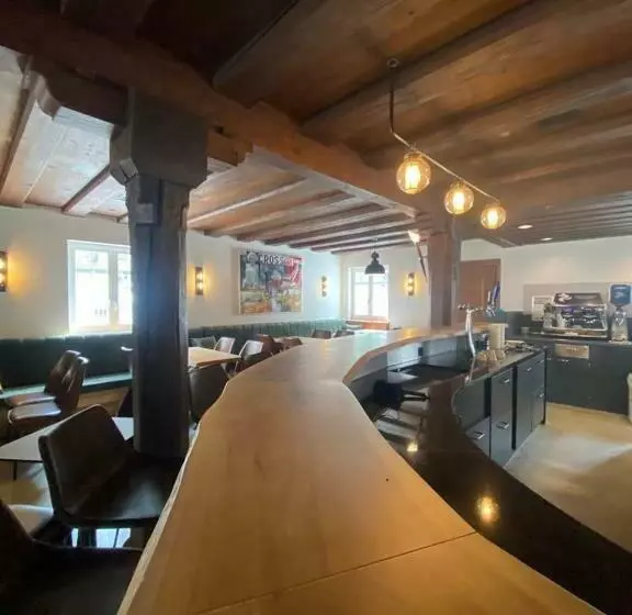 هتل Boutique Taverne Zum Kreuz
