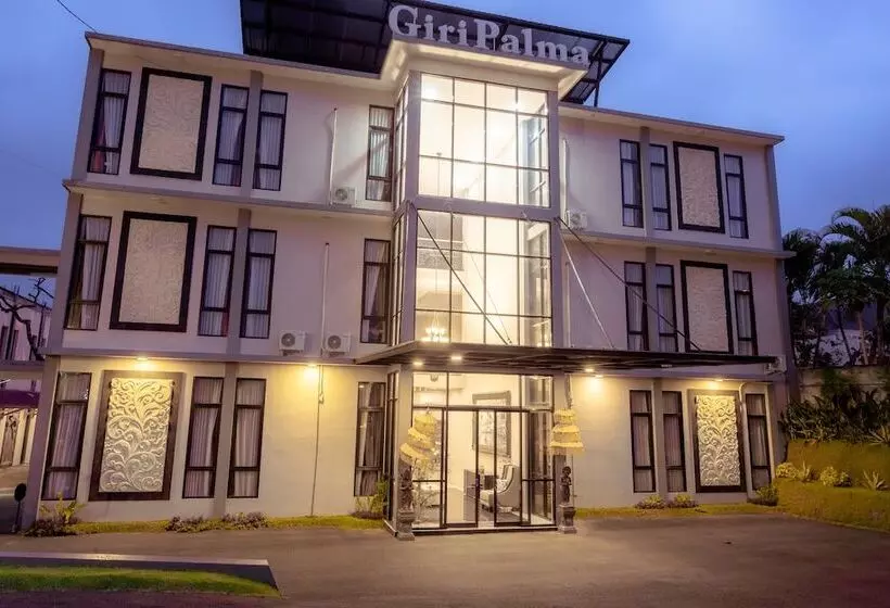 Hotelli Giri Palma