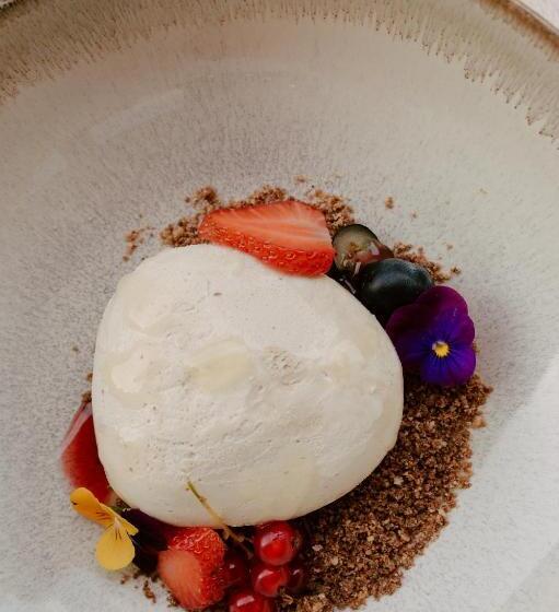 Grand View Hotel & Suites Copou