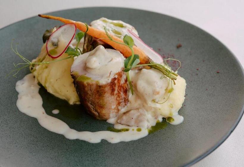 Grand View Hotel & Suites Copou