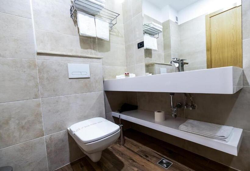 Grand View Hotel & Suites Copou