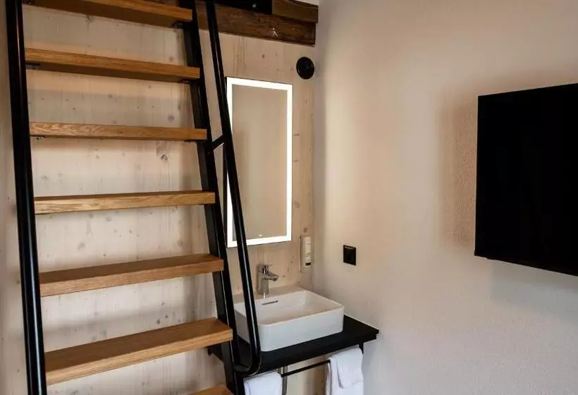 Hotelli Lindenhof Ebnet