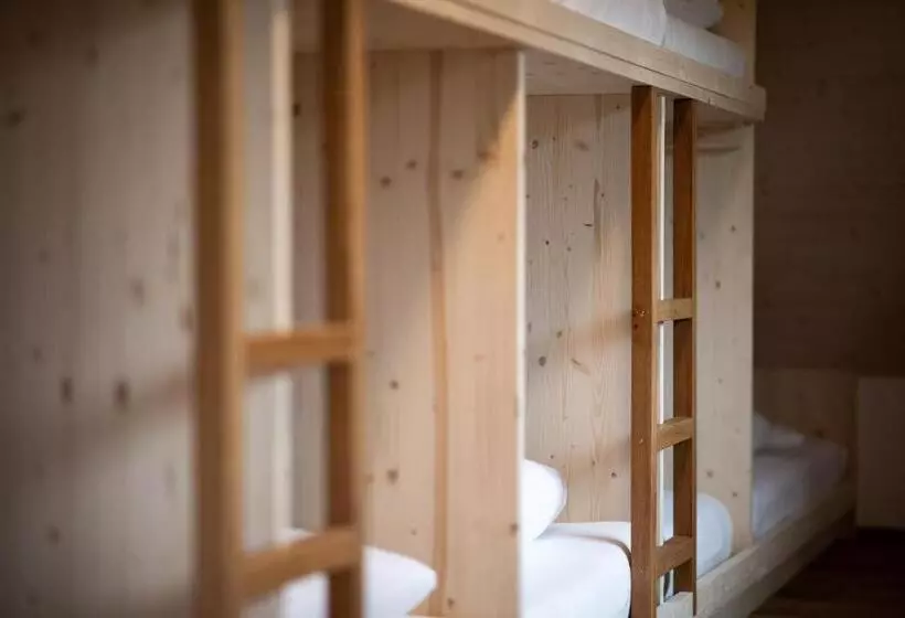 Hotelli Lindenhof Ebnet