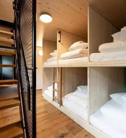 Hotelli Lindenhof Ebnet