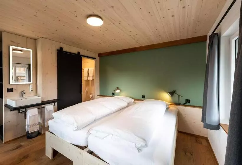 Hotelli Lindenhof Ebnet