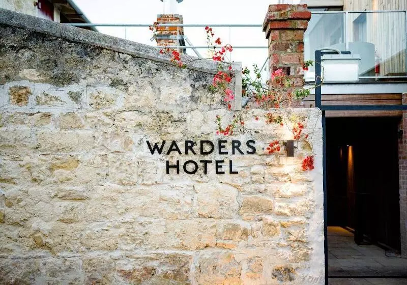 Warders Hotel Fremantle Markets