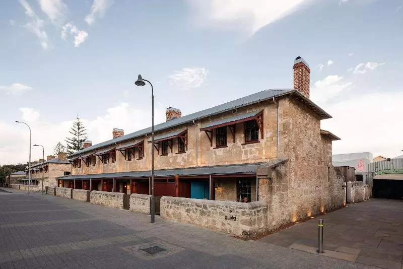 Warders Hotel Fremantle Markets