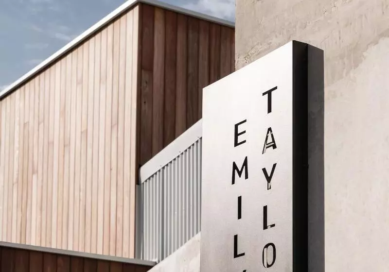 Warders Hotel Fremantle Markets