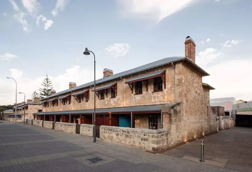 Warders Hotel Fremantle Markets