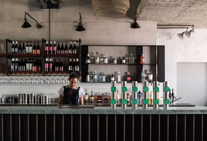 Warders Hotel Fremantle Markets