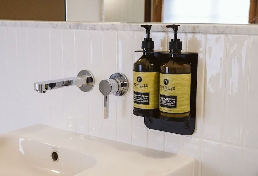 Warders Hotel Fremantle Markets