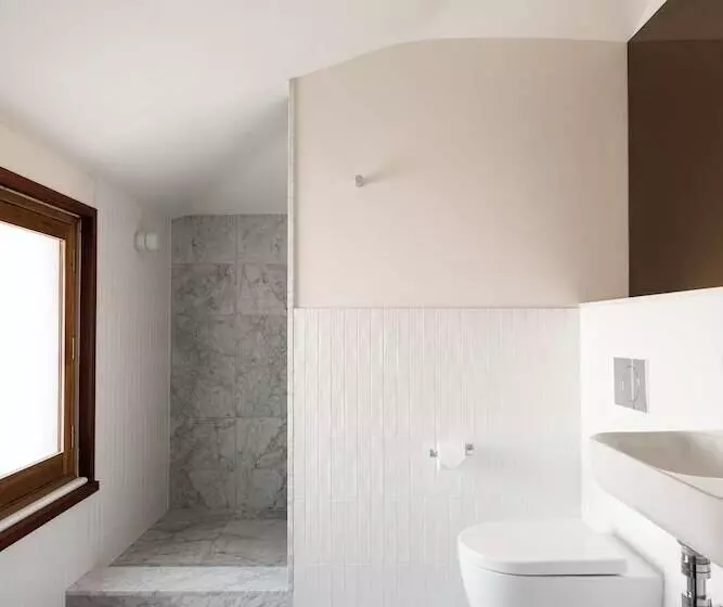 Warders Hotel Fremantle Markets