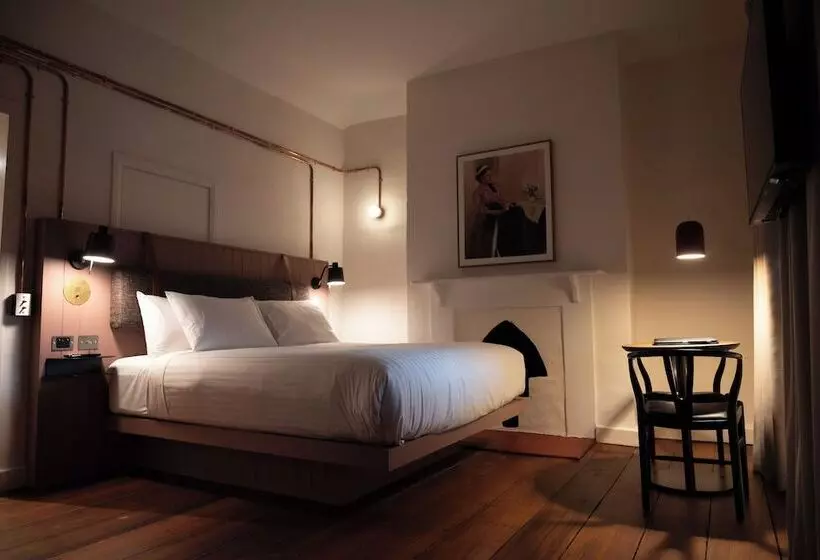 Warders Hotel Fremantle Markets