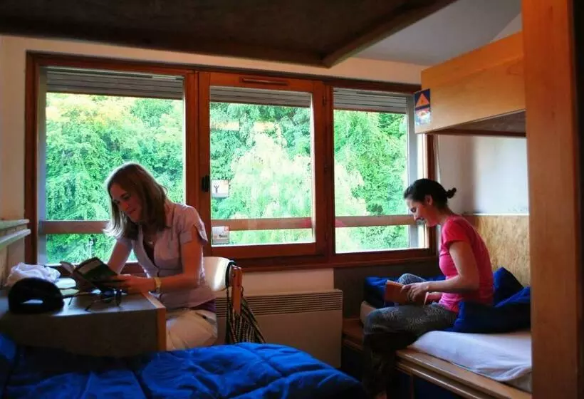 Auberge De Jeunesse Hi Annecy