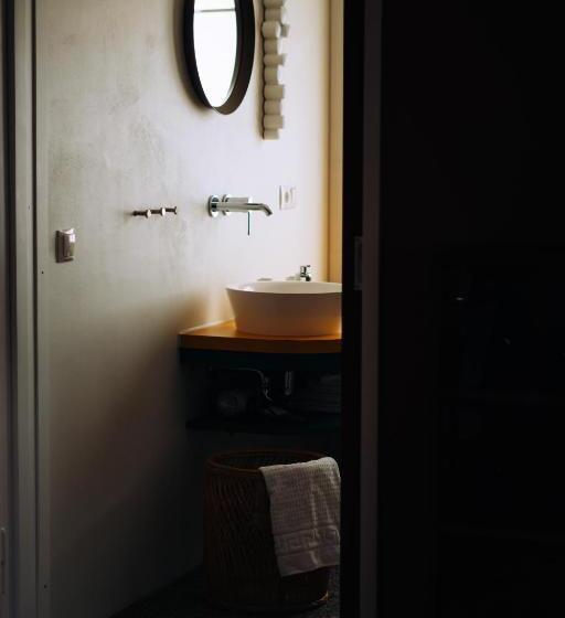 ユースホステル Molo Rouge