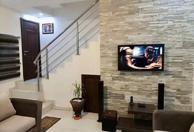 تختخواب و صبحانه Esenyo Luxury Apartments