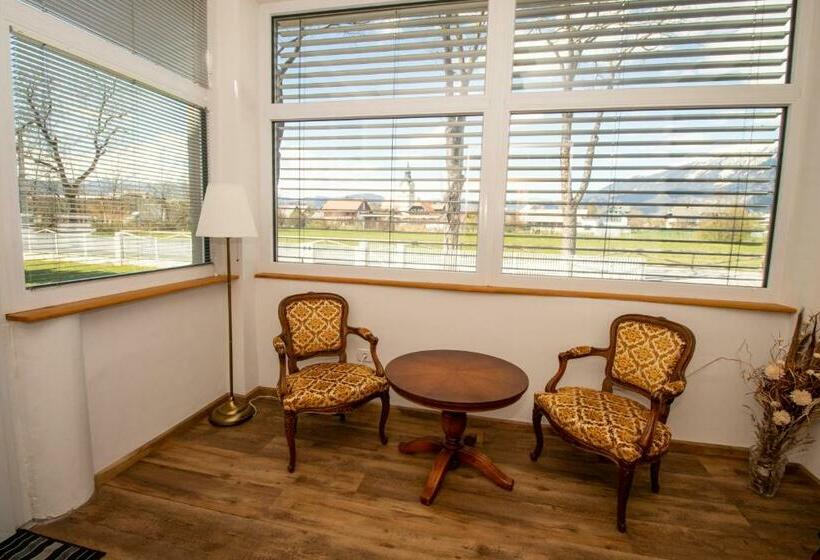 تختخواب و صبحانه Vila Eva Lesce Bled