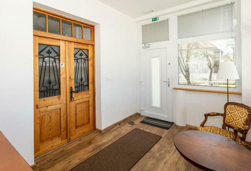 تختخواب و صبحانه Vila Eva Lesce Bled