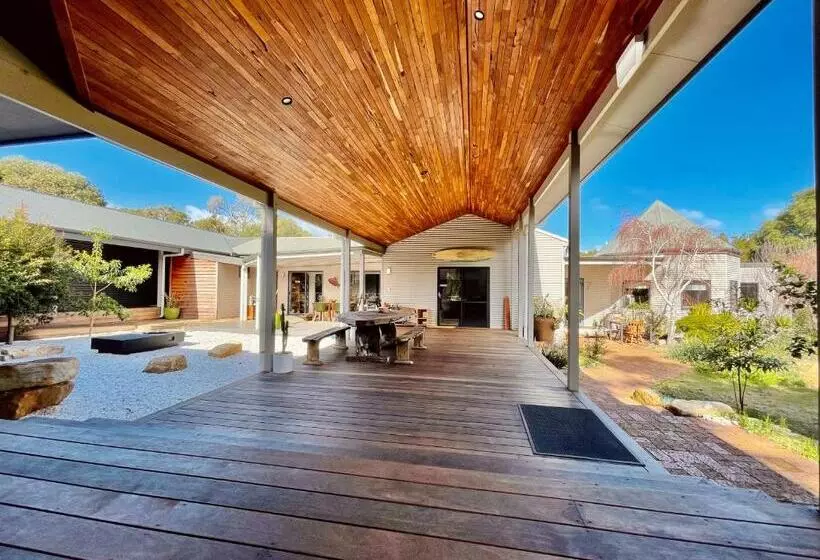 Grape Juice Retreat Rustic Romantic Gateway 5mins To Beaches & Town