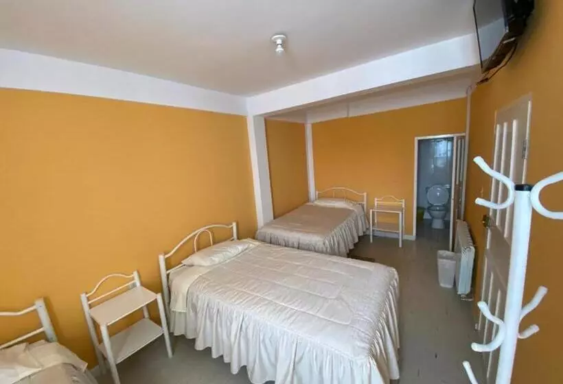 هتل Hostal Casablanca