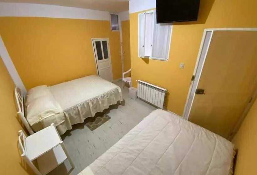 هتل Hostal Casablanca