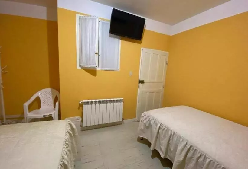 هتل Hostal Casablanca