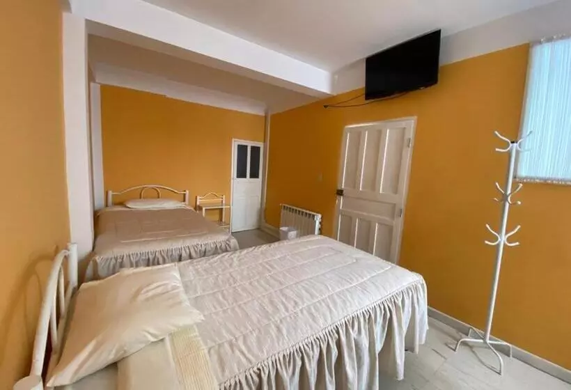 هتل Hostal Casablanca