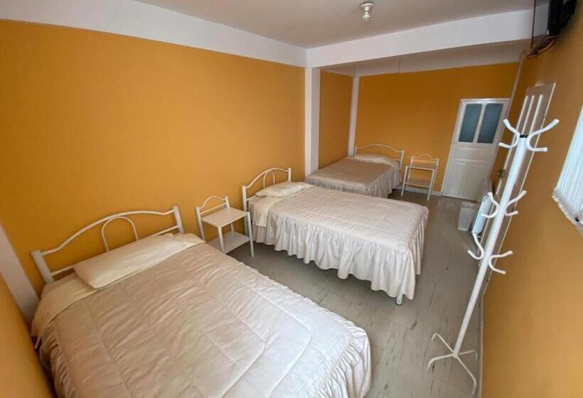 هتل Hostal Casablanca