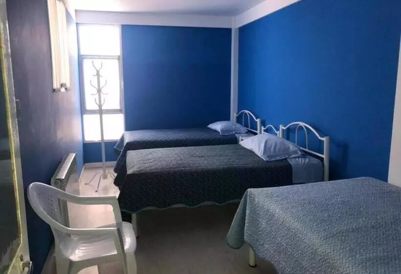 هتل Hostal Casablanca