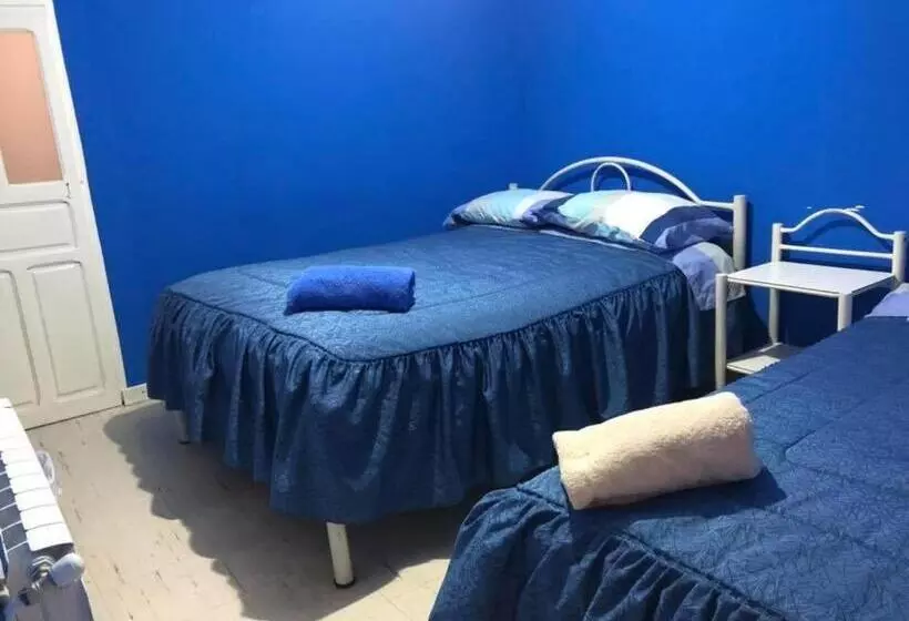 هتل Hostal Casablanca