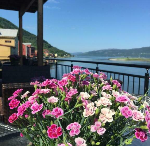 펜션 Hammerstuene Mat Og Gjestehus