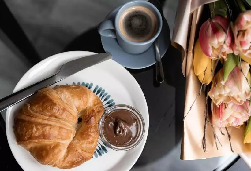 Roomstore Studio Apartments