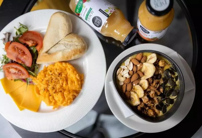 Roomstore Studio Apartments