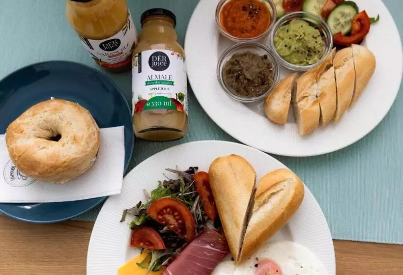 Roomstore Studio Apartments